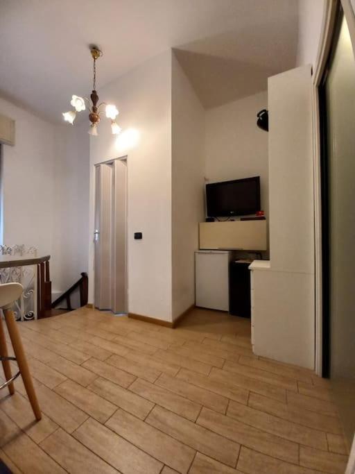Edith Home Doccia Idromassaggio Милано Екстериор снимка