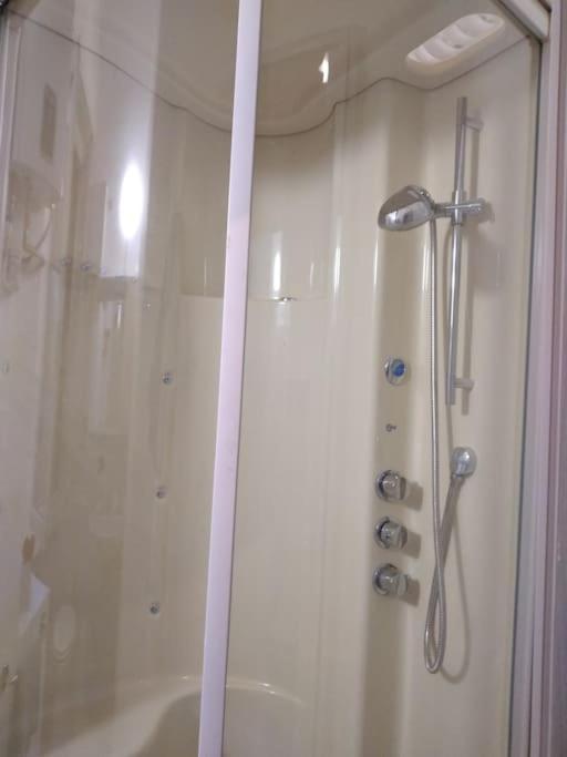 Edith Home Doccia Idromassaggio Милано Екстериор снимка